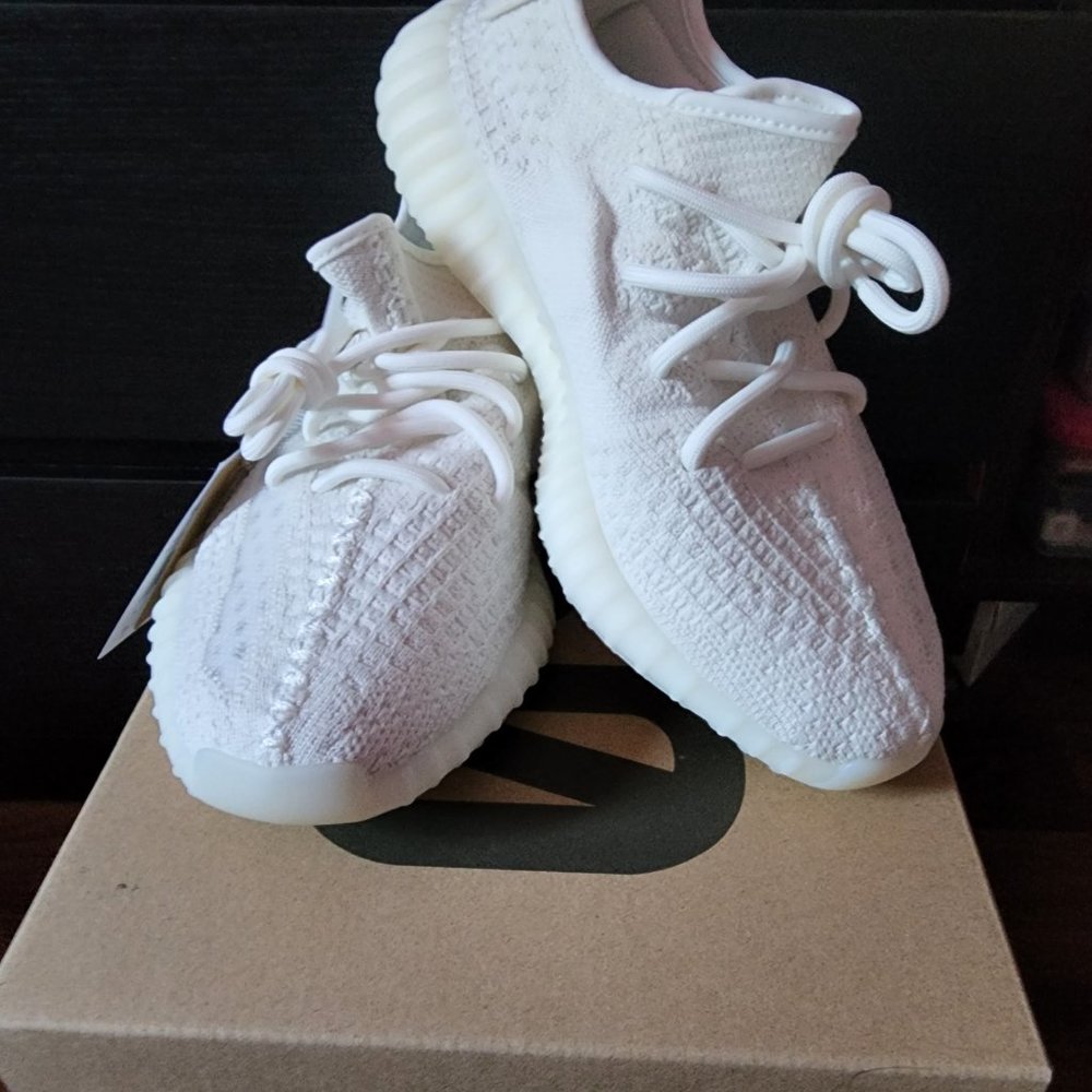 Yeezy new - Picture 4 of 4